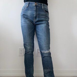 [NWT] BDG Jeans with Rip in Knee
